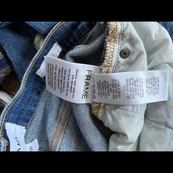 Frame Le Beau Jeans. Cleo Rips. Size 25 - Picture 3 of 5